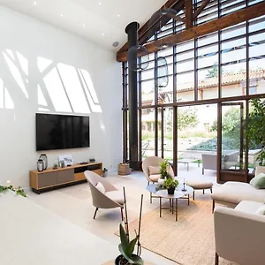 https://le-relais-de-la-godasse.hotels-rhonealpes.com